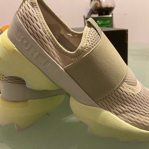 Sorel , size 8.5, gray color ,